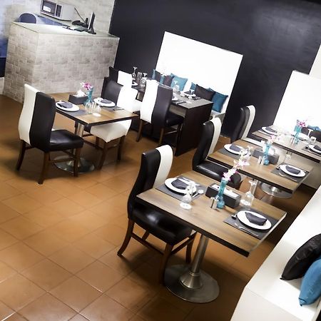 Hm Suites & Studios Bangalore Esterno foto
