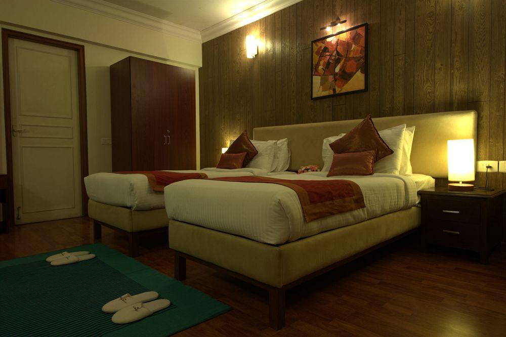 Hm Suites & Studios Bangalore Esterno foto