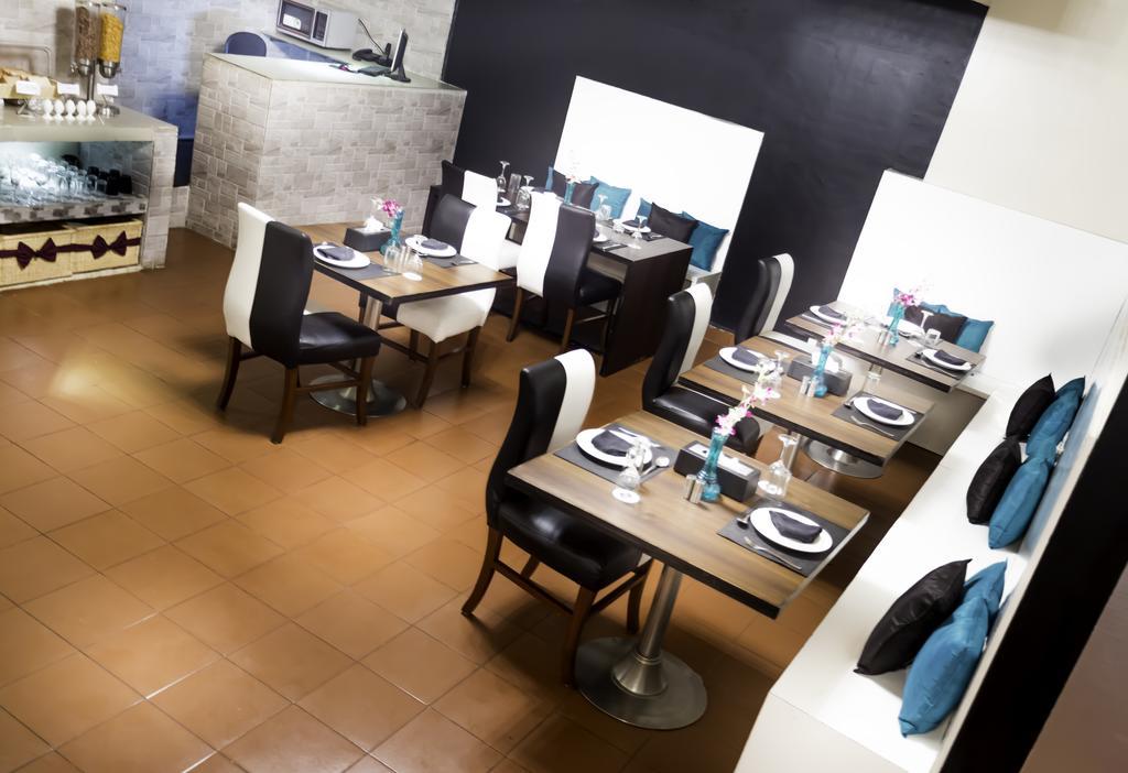 Hm Suites & Studios Bangalore Esterno foto