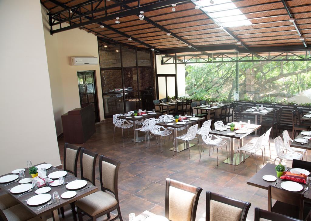 Hm Suites & Studios Bangalore Esterno foto