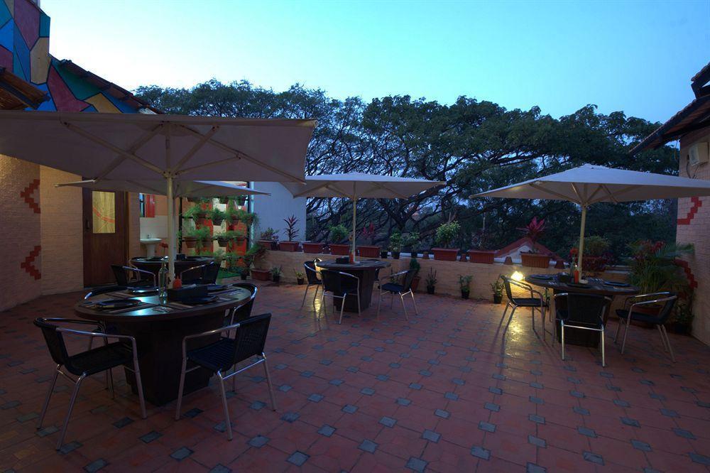 Hm Suites & Studios Bangalore Esterno foto